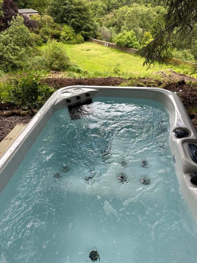 Unique Orchard Lodge For Couples With Hot Tub Strathaven Exterior photo