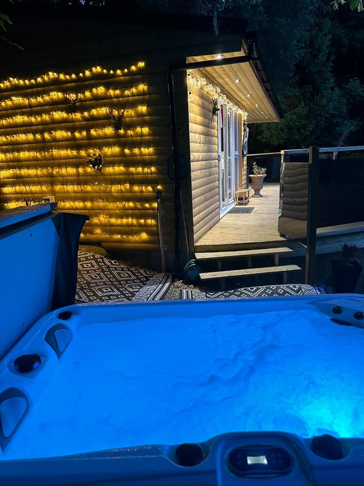Unique Orchard Lodge For Couples With Hot Tub Strathaven Exterior photo